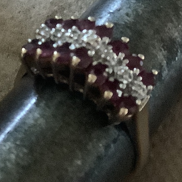 10k RUBY AND DIAMOND RING SIZE 8.5 - Picture 5 of 10